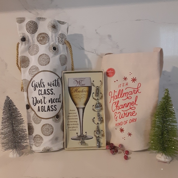 🆕️ Wine Bags and Wine Glass Charm Markers Gift Set - Picture 6 of 13